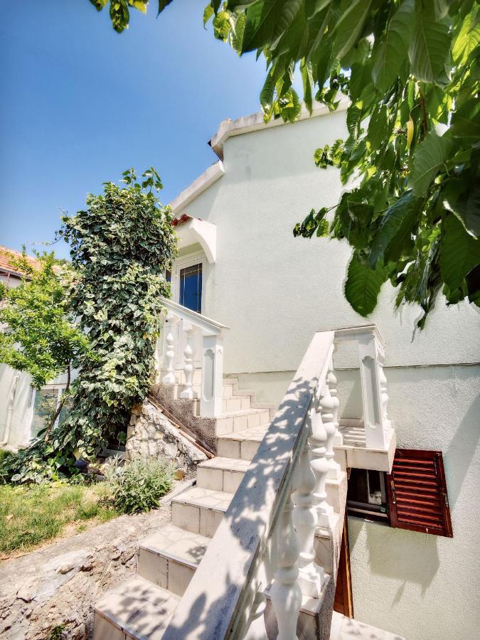 Apartmani Ela Prvic Luka Luaran gambar