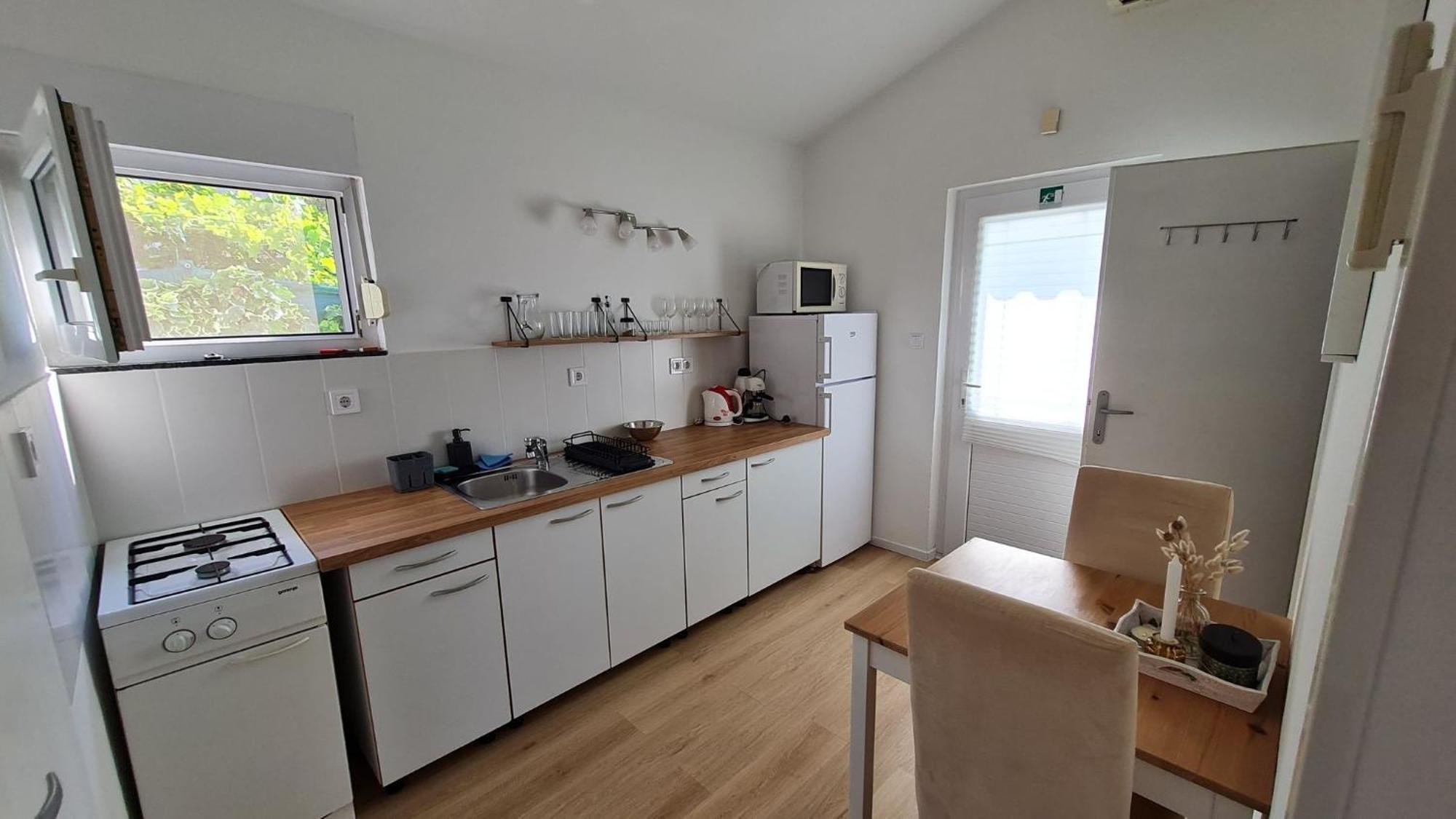 Apartmani Ela Prvic Luka Luaran gambar
