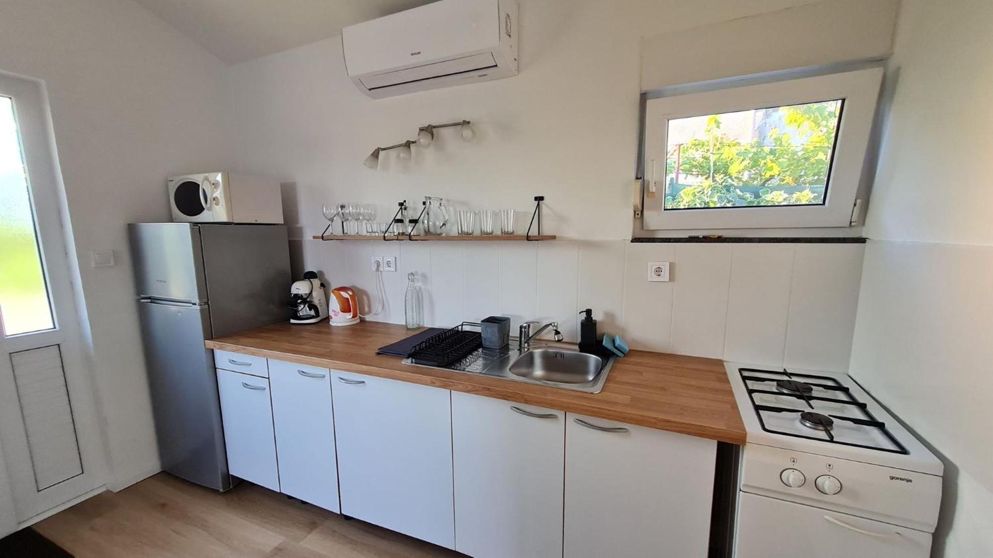 Apartmani Ela Prvic Luka Luaran gambar