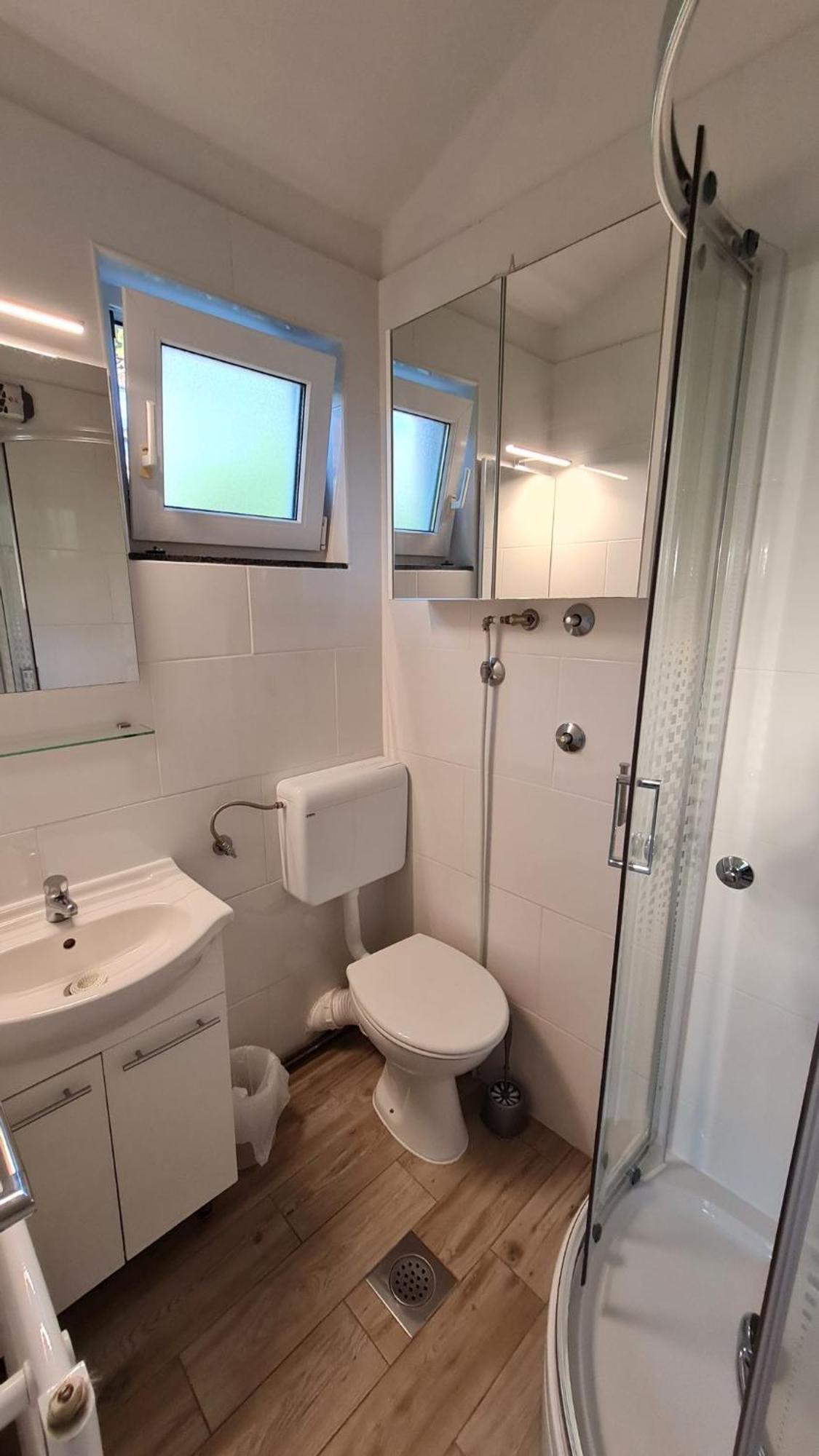 Apartmani Ela Prvic Luka Luaran gambar